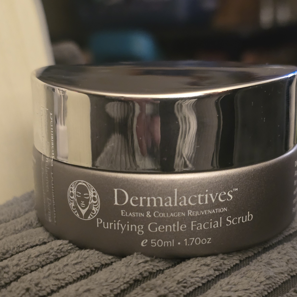 Dermalactives Purifying Gentle Facial Scrub
